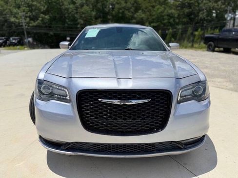 Used 2015 Chrysler 300 S image 3