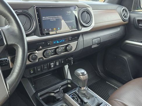 Used 2019 Toyota Tacoma Limited image 28