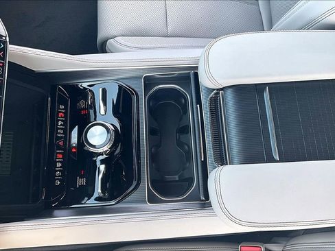 New 2026 Jeep Grand Wagoneer L Summit AWD/4WD image 8