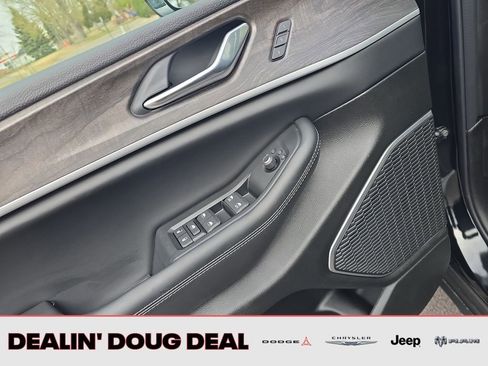 New 2026 Jeep Grand Cherokee Limited w/ Limited Altitude Package AWD/4WD image 11