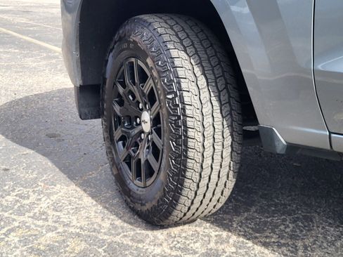 Used 2024 Chevrolet Colorado Z71 w/ Z71 Convenience Package 2 image 29