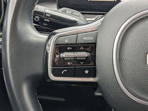 Used 2024 Kia Sorento S image 22