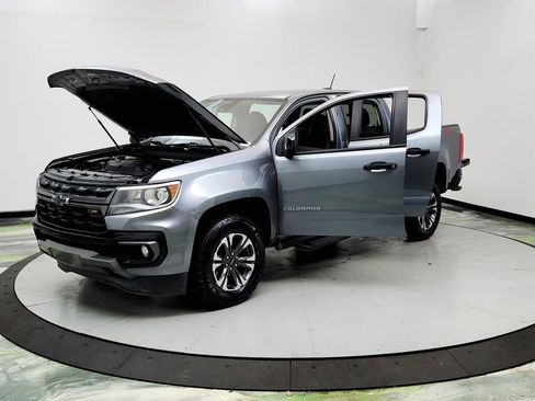 Used 2021 Chevrolet Colorado Z71 w/ Safety Package RWD image 9