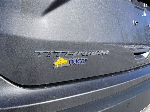 Used 2023 Ford Edge Titanium image 26