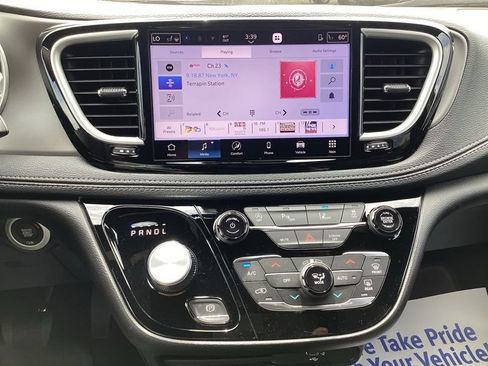 New 2027 Chrysler Pacifica Select FWD image 36