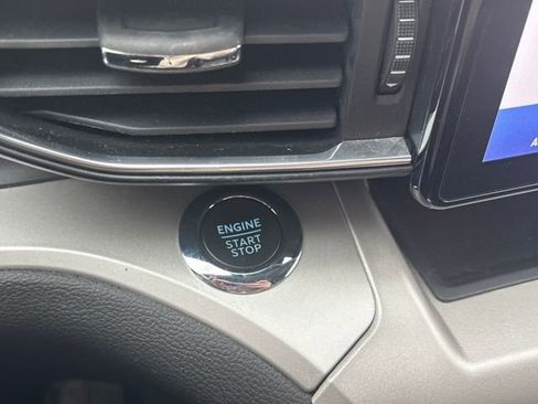 Used 2023 Ford Explorer XLT w/ Equipment Group 202A image 21