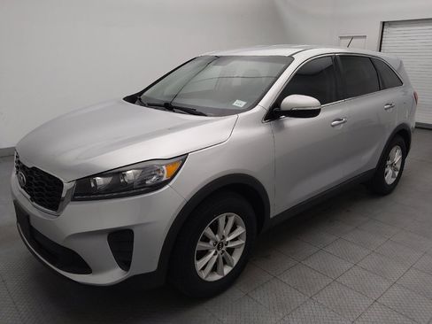 Used 2019 Kia Sorento L FWD image 2