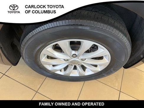 Used 2017 Chrysler Pacifica Touring-L image 10