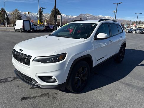 Used 2019 Jeep Cherokee Latitude Plus image 4