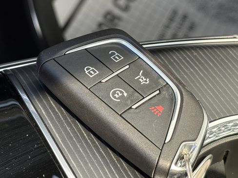 New 2025 Cadillac Lyriq Luxury image 32