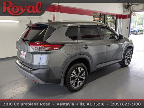 Used 2022 Nissan Rogue SV w/ SV Premium Package FWD image 4