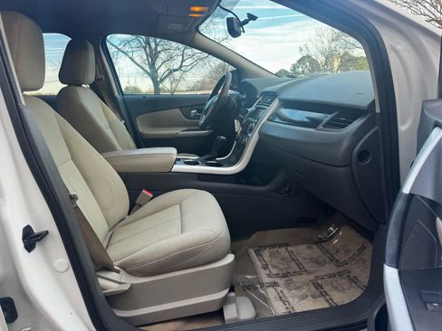 Used 2011 Ford Edge SE image 15