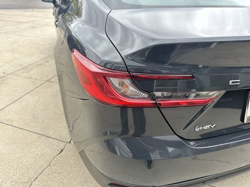 Used 2025 Toyota Camry LE image 9