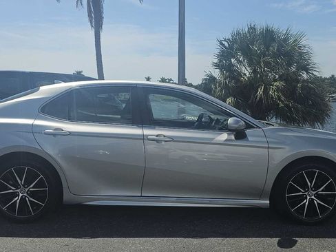 Used 2021 Toyota Camry SE FWD image 4