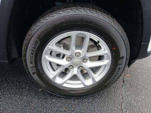 New 2025 Jeep Grand Cherokee L Laredo w/ Luxury Tech Group I image 21