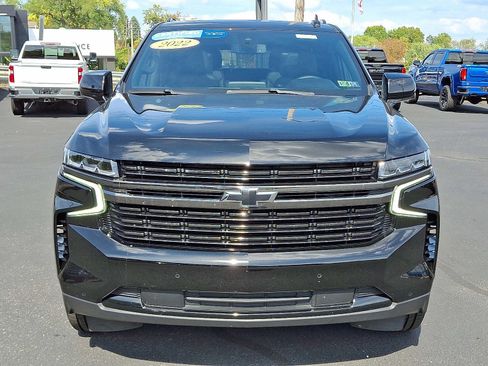 Used 2022 Chevrolet Suburban RST w/ Luxury Package image 2