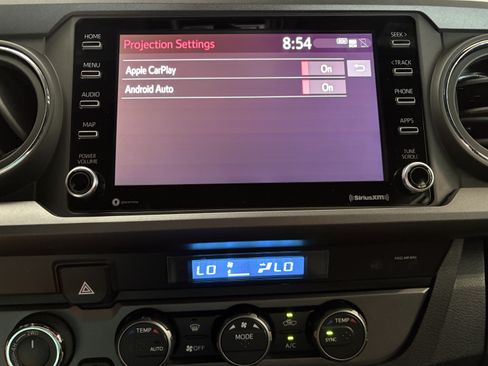 Used 2023 Toyota Tacoma TRD Off-Road w/ Technology Package AWD/4WD image 16