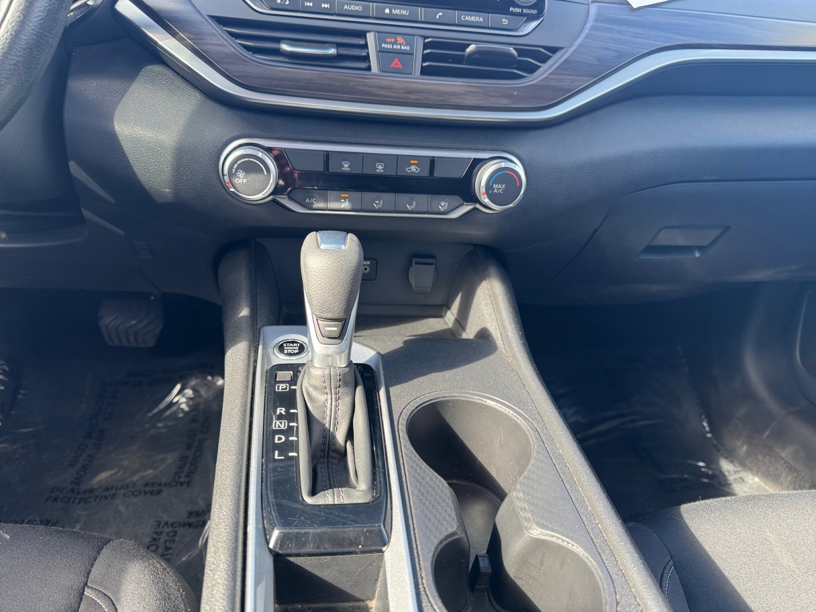 Used 2025 Nissan Altima 2.5 SV FWD image 12