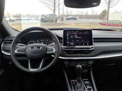 Certified 2022 Jeep Compass Limited image 10