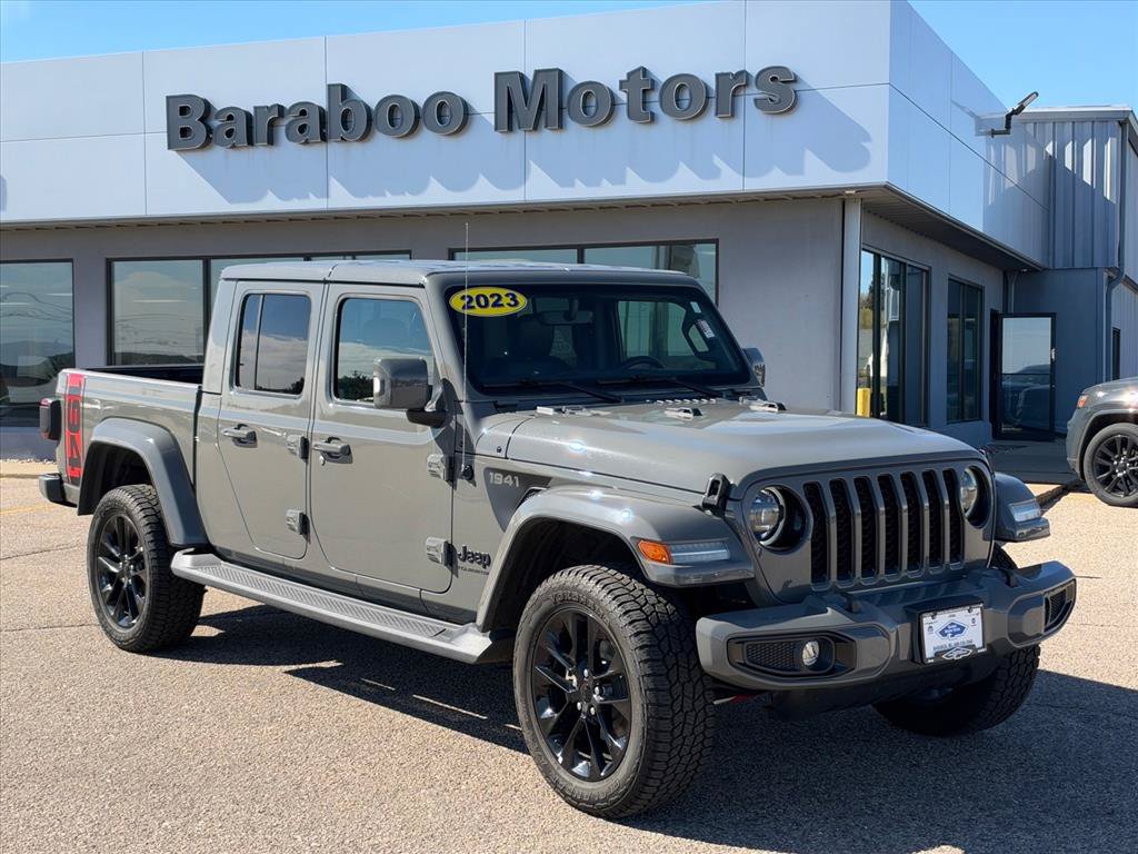 Used 2023 Jeep Gladiator Overland AWD/4WD image 1