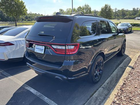 Used 2022 Dodge Durango SRT w/ Premium Interior Group AWD/4WD image 10