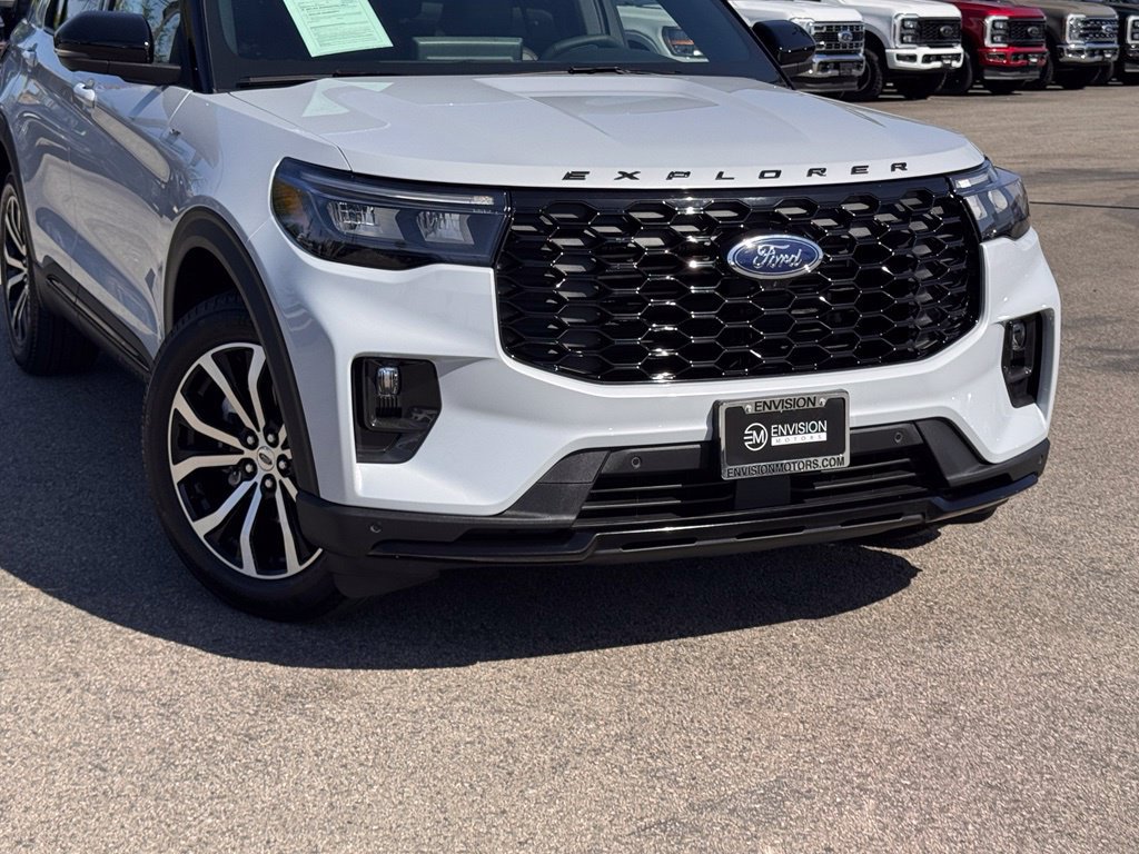 Used 2026 Ford Explorer ST-Line RWD image 3