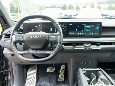 Certified 2024 Kia EV9 GT-Line AWD/4WD image 17