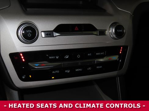 Used 2023 Ford Explorer XLT w/ Equipment Group 202A image 23