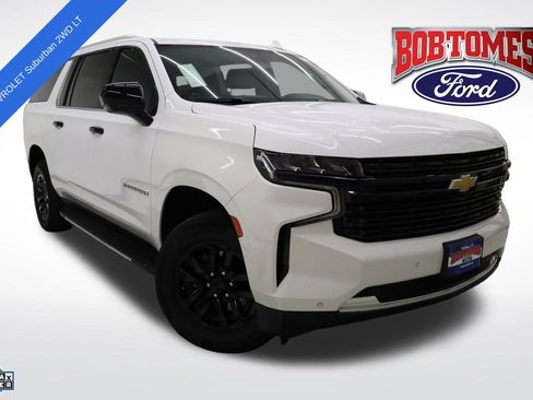Used 2024 Chevrolet Suburban LT image 1