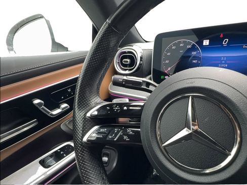 Used 2025 Mercedes-Benz CLE 300 4MATIC Coupe image 38