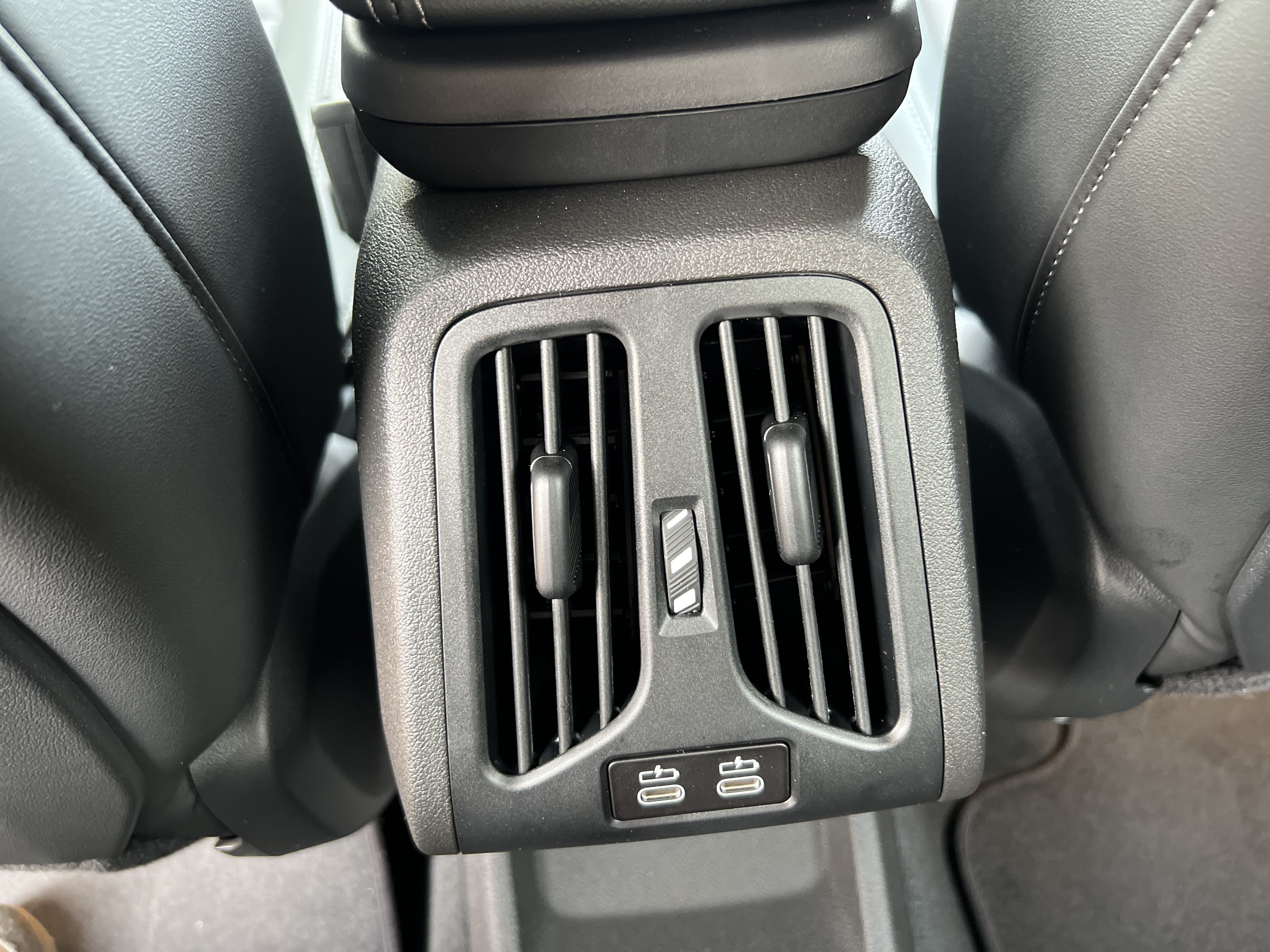 Used 2026 BMW X1 xDrive28i w/ Technology Package AWD/4WD image 39