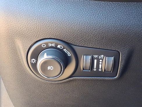 New 2026 Jeep Compass Limited image 21