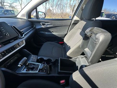 Used 2024 Kia Sportage LX image 25