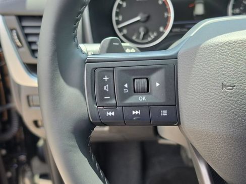 Certified 2026 Nissan Rogue SV FWD image 30