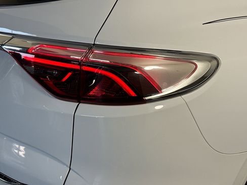 Used 2023 Buick Enclave Essence image 34