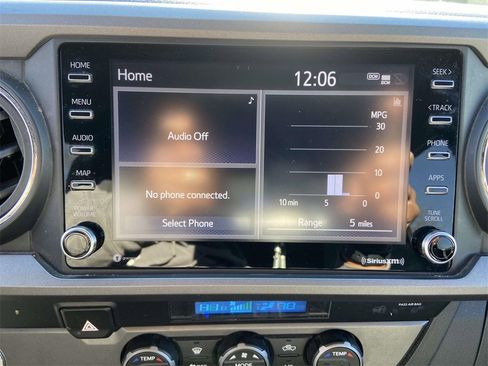 Used 2022 Toyota Tacoma TRD Sport image 18