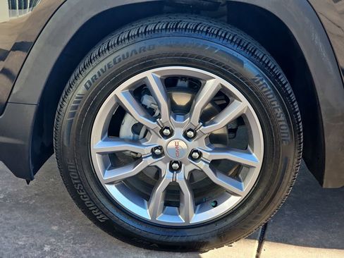 Used 2022 GMC Terrain SLT image 36