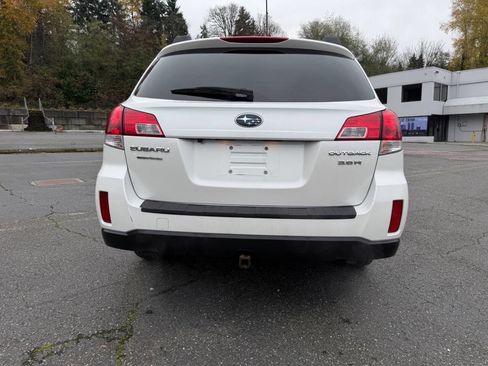 Used 2014 Subaru Outback 3.6R Limited w/ Moonroof Package image 6