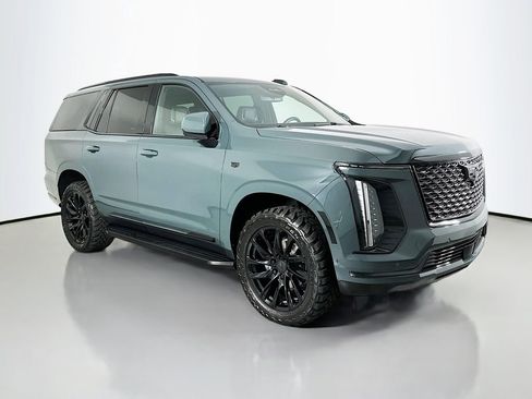 Used 2025 Cadillac Escalade Luxury image 7