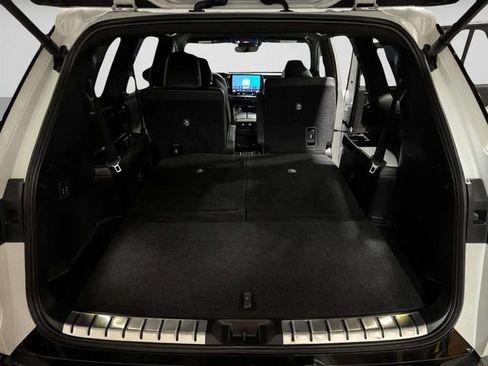 Used 2024 Lexus TX 500h AWD w/ Technology Package image 31