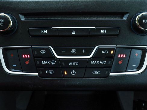 Used 2016 Ford Fusion SE w/ Equipment Group 202A FWD image 11