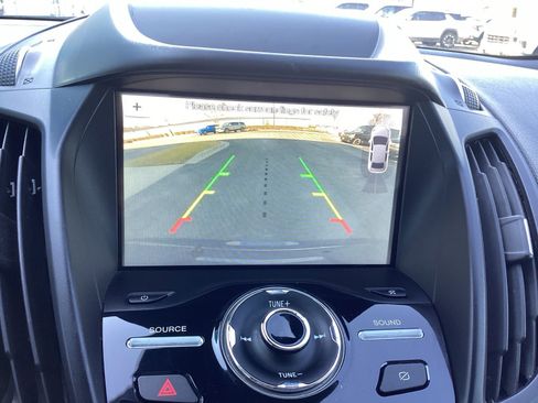 Used 2019 Ford Escape Titanium image 16