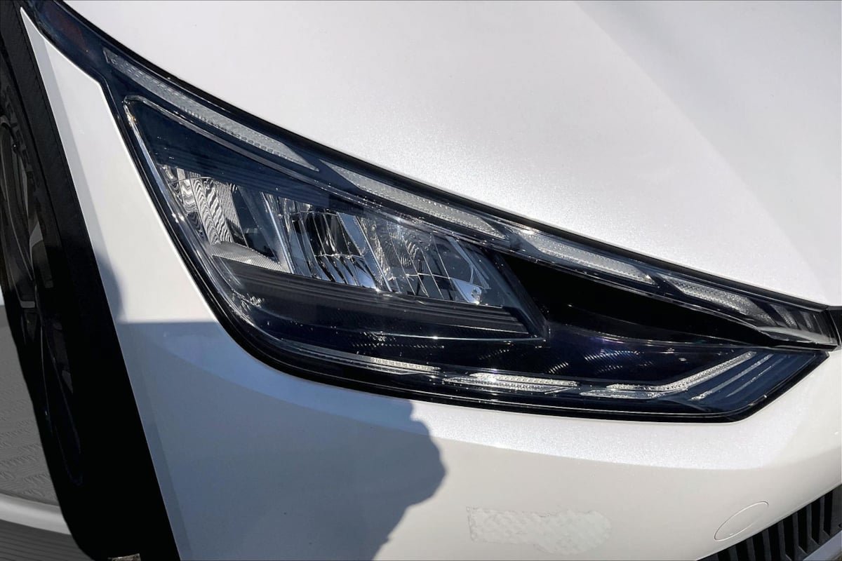 Used 2023 Kia EV6 Light RWD image 29