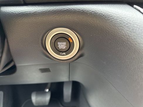 New 2026 Chrysler Voyager LX image 34