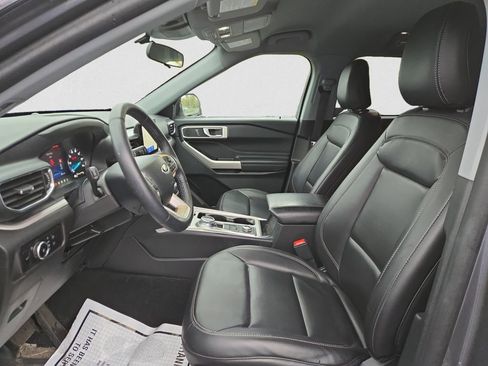 Used 2023 Ford Explorer XLT w/ Equipment Group 202A image 10