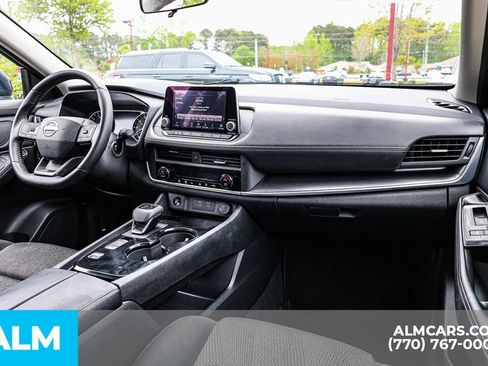 Used 2025 Nissan Rogue SV FWD image 31