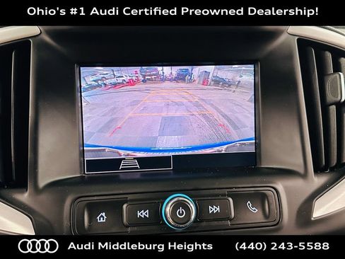 Used 2024 GMC Terrain SLE w/ Driver Convenience Package FWD image 15