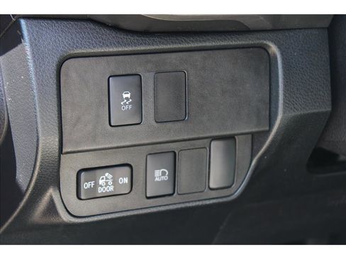 Used 2021 Toyota Tacoma SR5 AWD/4WD image 15