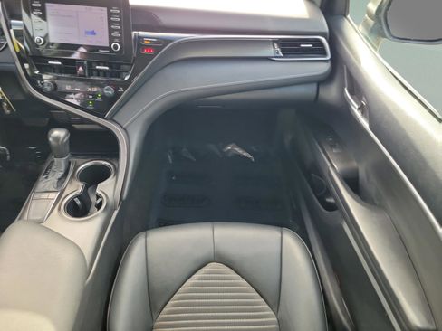 Used 2023 Toyota Camry SE image 11