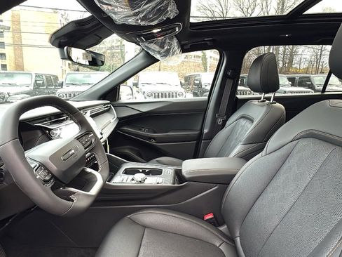 New 2026 Jeep Cherokee Overland image 11